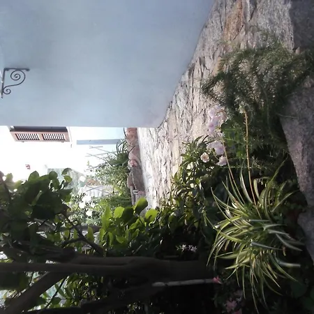 I Giardini Di Carmen Apartment *